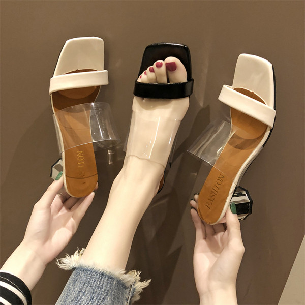 Sieviešu modernas čības ar biezu un nestandarta papēdi