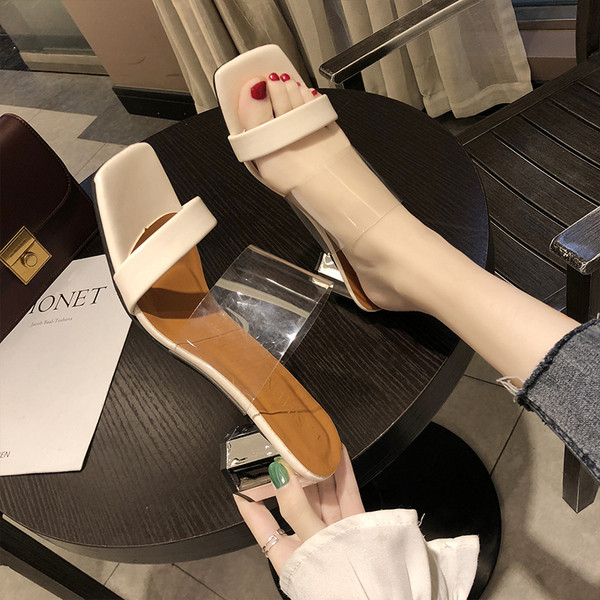 Sieviešu modernas čības ar biezu un nestandarta papēdi