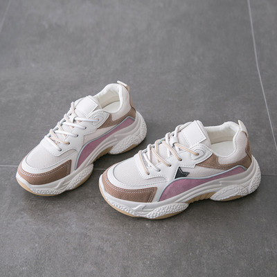 Nyári női tornacipő lapos talppal