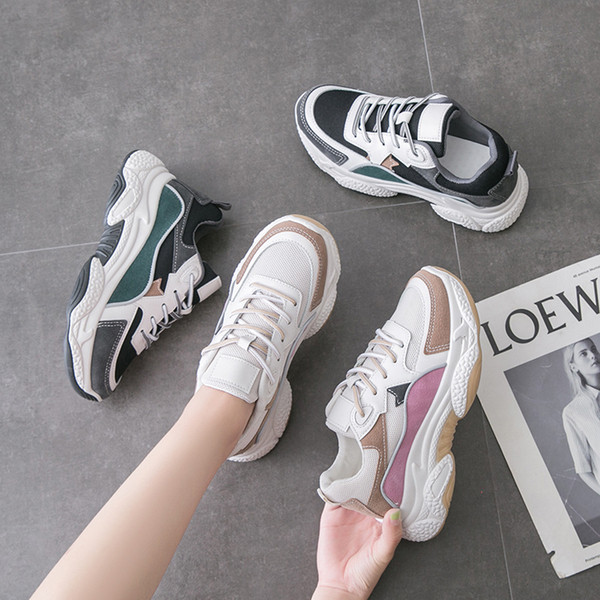 Nyári női tornacipő lapos talppal