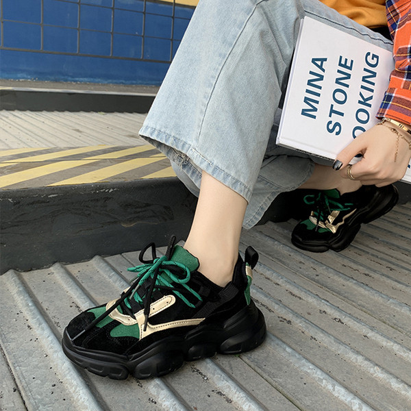 Γυναικεία αθλητικά παπούτσια με πολύχρωμα κορδόνια