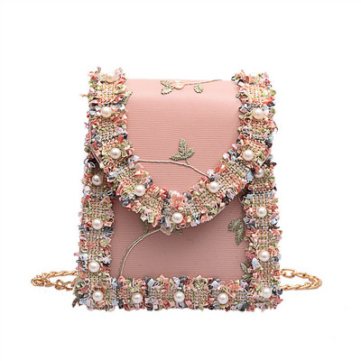 Stilinga rankinė su perlais ir siuvinėjimais