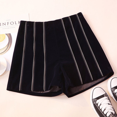 Madingi moteriški šortai aukštu aksominiu liemeniu