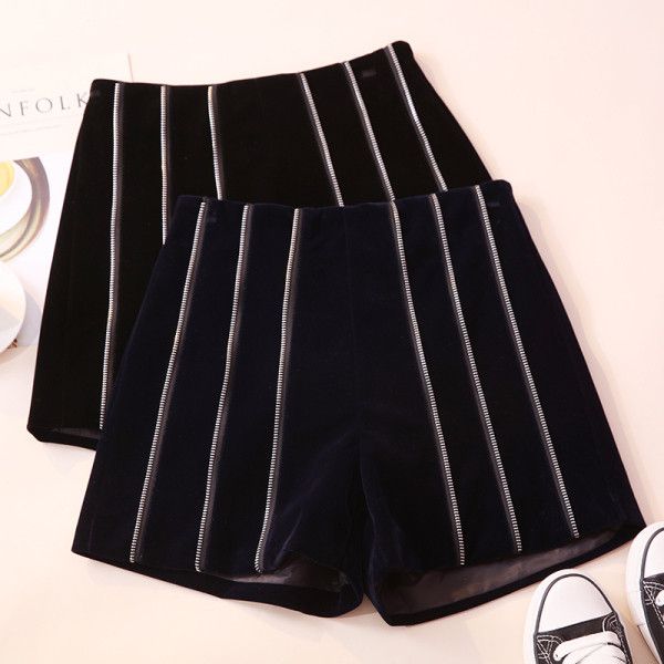 Madingi moteriški šortai aukštu aksominiu liemeniu