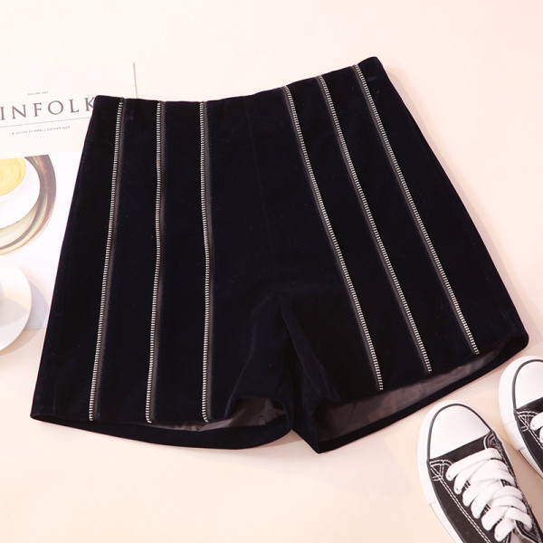 Madingi moteriški šortai aukštu aksominiu liemeniu