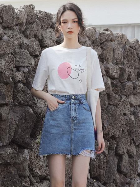 Καθημερινή γυναικεία φούστα με υψηλή μέση και σχισμένα μοτίβα