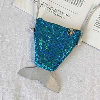 Naujo modelio moteriška rankinė su užtrauktuku ir 3D elementu