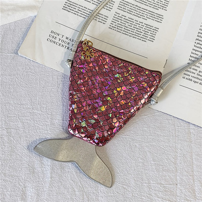 Naujo modelio moteriška rankinė su užtrauktuku ir 3D elementu