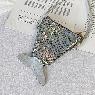 Naujo modelio moteriška rankinė su užtrauktuku ir 3D elementu