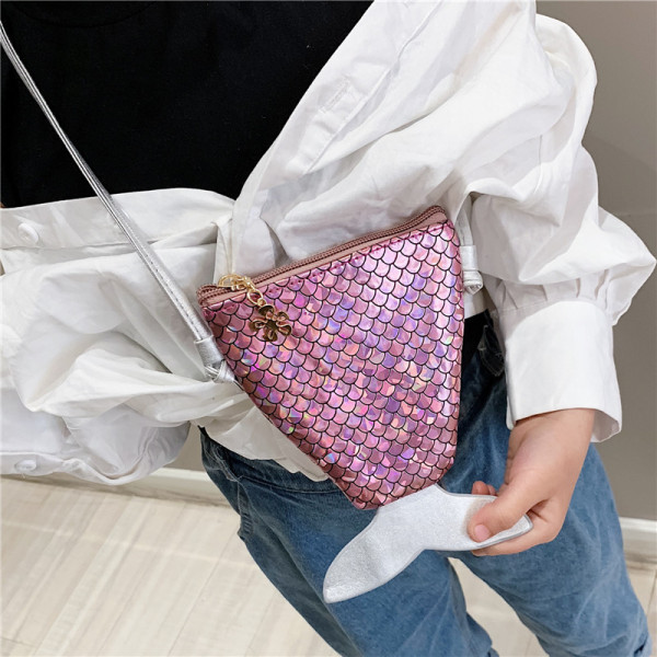 Naujo modelio moteriška rankinė su užtrauktuku ir 3D elementu