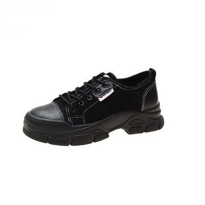 Durva talpú, fűzős női sportcipő