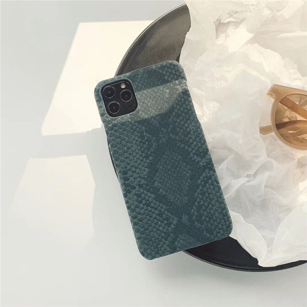 Калъф за iPhone 11 Pro Max със змийски принт в зелен цвят