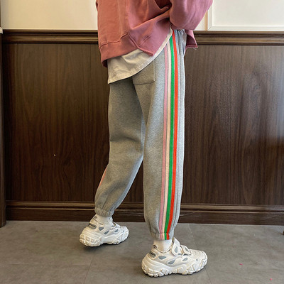 Vyriškos sportinės kelnės su šoniniais apvadais