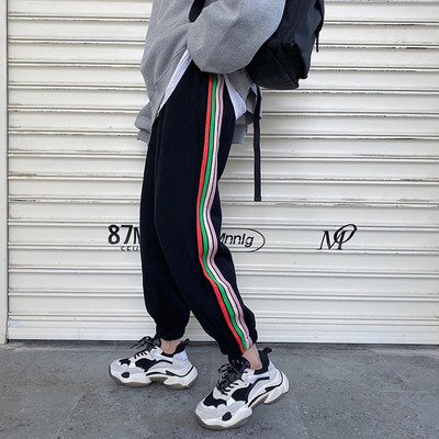 Vyriškos sportinės kelnės su šoniniais apvadais