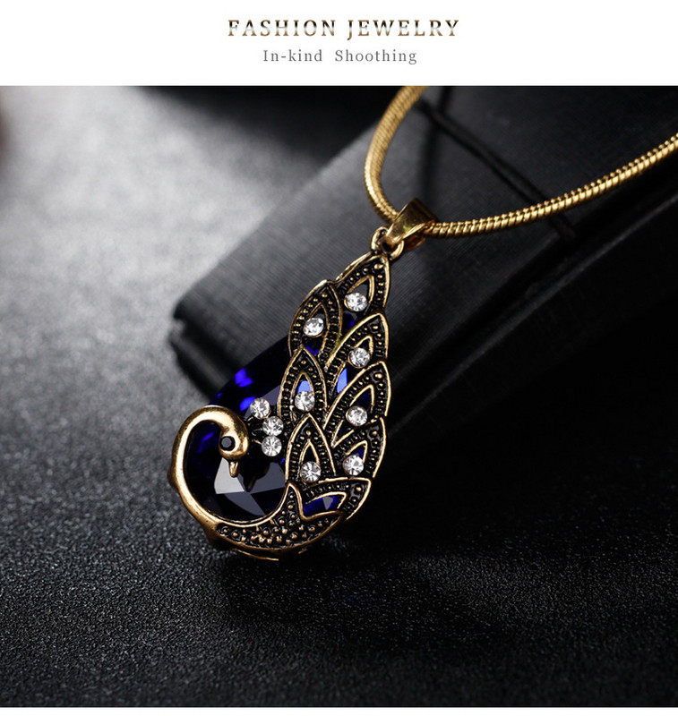 Retro moteriškas karolių ir auskarų komplektas