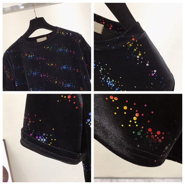 Modernus moteriškas marškinėlių plataus aksomo modelis