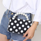 Női mindennapi táska fém lánccal és gyöngyökkel