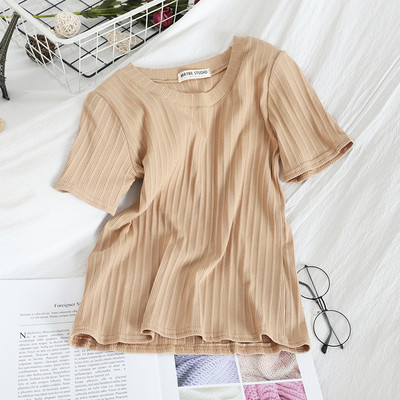 Γυναικείο casual T-shirt με στρογγυλό ντεκολτέ και κουμπιά