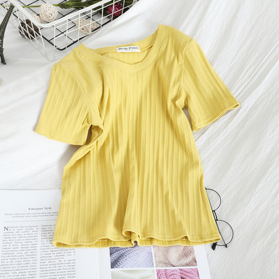 Γυναικείο casual T-shirt με στρογγυλό ντεκολτέ και κουμπιά