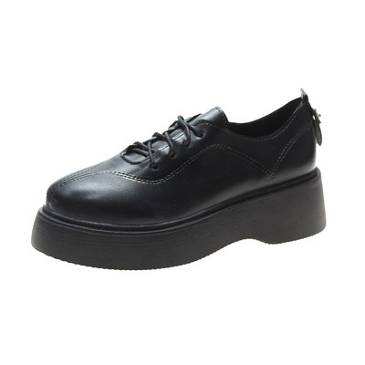 Női alkalmi cipő eko bőrből, magas talppal és fűzővel