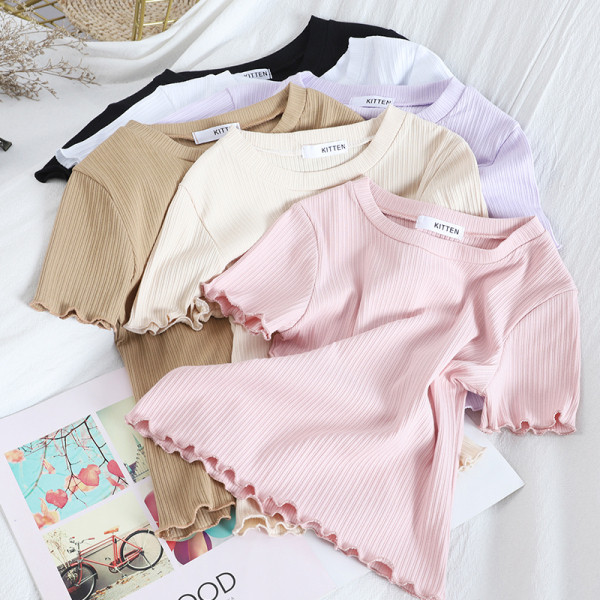 Μοντέρνο γυναικείο T-shirt με κοντό μανίκι και στρογγυλό ντεκολτέ