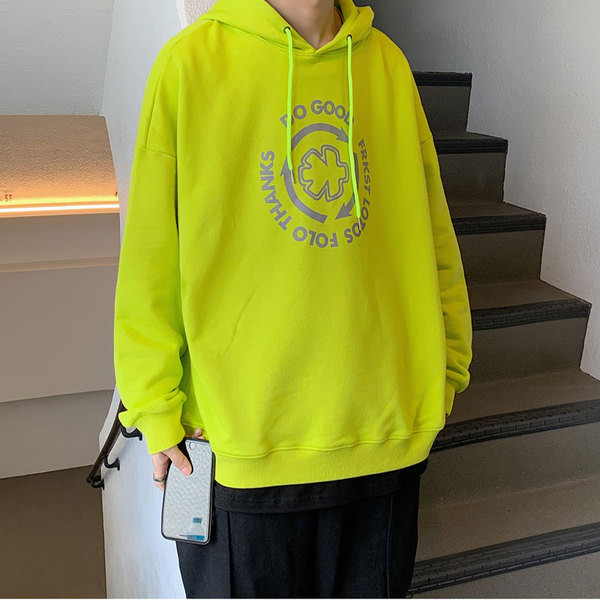 Napi pulóver széles modell kapucnival