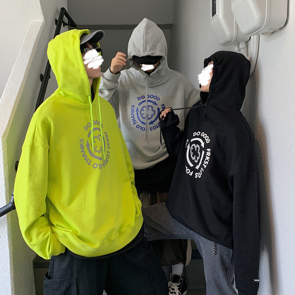 Napi pulóver széles modell kapucnival