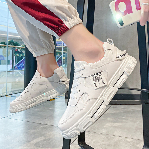 Alkalmi férfi tornacipő lapos talppal és fűzővel