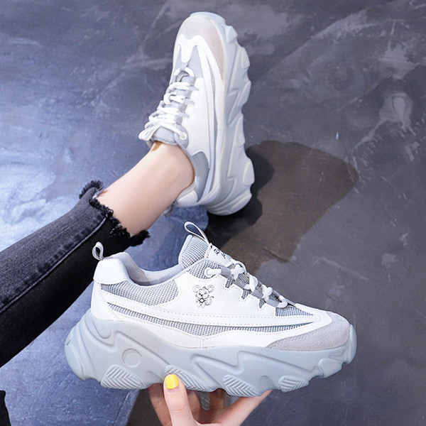 Ανοιξιάτικα γυναικεία παπούτσια  με τραχιά και ψηλά πέλματα