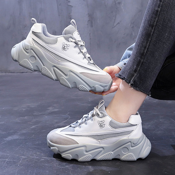 Ανοιξιάτικα γυναικεία παπούτσια  με τραχιά και ψηλά πέλματα