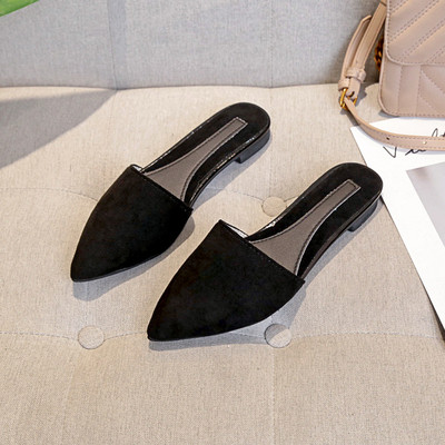 Γυναικείες παντόφλες από οικολογικό σουέτ με χαμηλό και χοντρό τακούνι - μυτερό μοντέλο