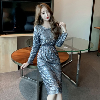 Κομψό γυναικείο φόρεμα  με πούλιες και λαιμόκοψη