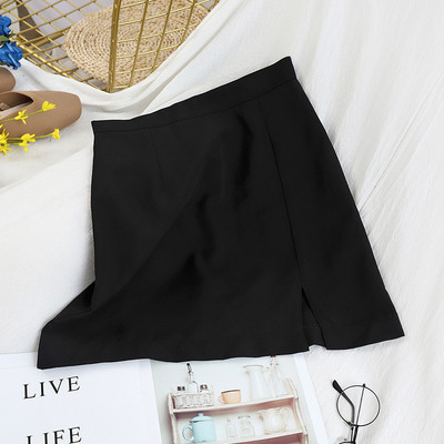 Κοντή γυναικεία φούστα με υψηλή μέση και σχισμή