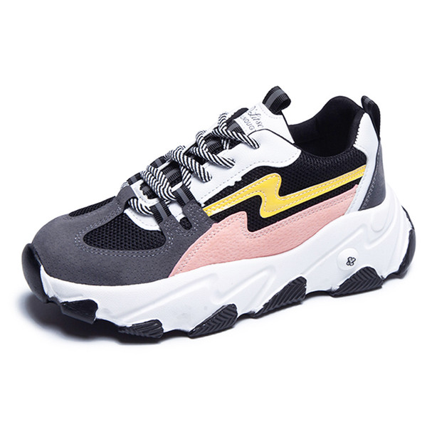 Αθλητικά πάνινα γυναικεία παπούτσια με έγχρωμη σόλα