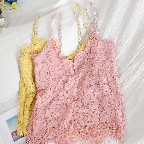 Modernus moteriškas apatinis trikotažas su sagomis ir nėriniais