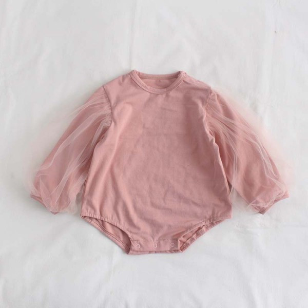 Modernus vaikiškas kėbulas mergaitėms su ovalia iškirpte ir tiuliu ant rankovių