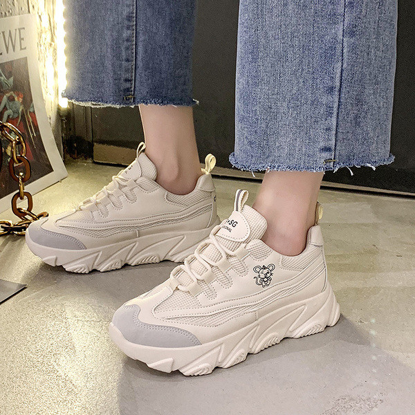 Νέο μοντέλο γυναικεία αθλητικά παπούτσια με σκληρή σόλα και εφαρμογή