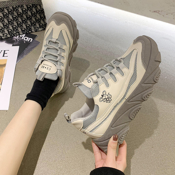 Νέο μοντέλο γυναικεία αθλητικά παπούτσια με σκληρή σόλα και εφαρμογή