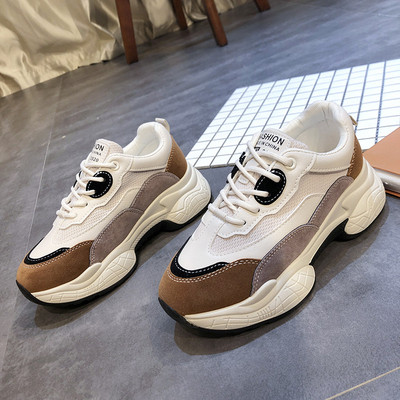 Sieviešu ikdienas kedas no eko zamšādas ar augstu zoli un mežģīnēm