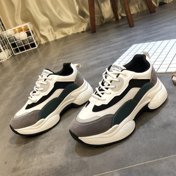 Sieviešu ikdienas kedas no eko zamšādas ar augstu zoli un mežģīnēm