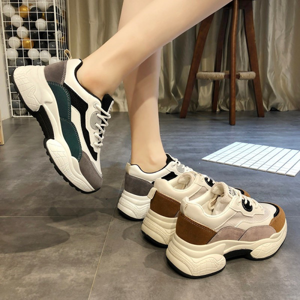 Sieviešu ikdienas kedas no eko zamšādas ar augstu zoli un mežģīnēm