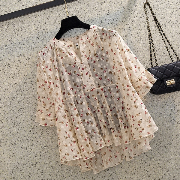 Naujo modelio moteriška palaidinė plačiomis 3/4 rankovėmis ir gėlių motyvais