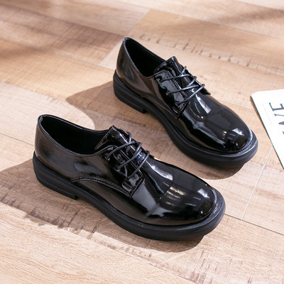 Λουστρίν γυναικεία παπούτσια με ίσια σόλα και κορδόνια