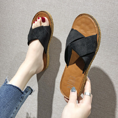 Sieviešu ikdienas čības ar plakanu zoli no eko zamšādas