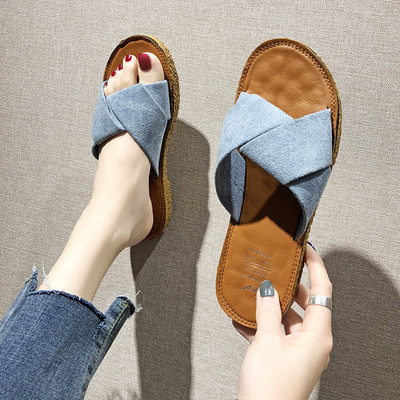 Sieviešu ikdienas čības ar plakanu zoli no eko zamšādas