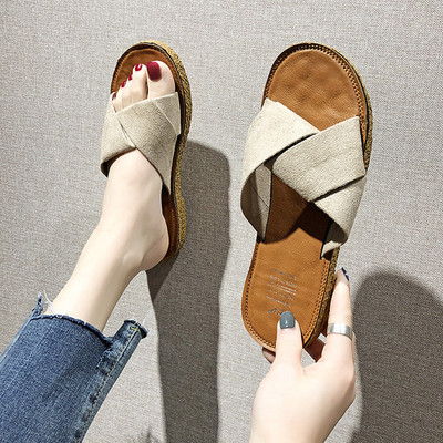 Sieviešu ikdienas čības ar plakanu zoli no eko zamšādas