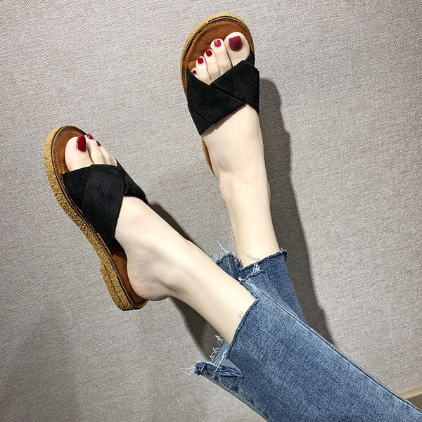 Sieviešu ikdienas čības ar plakanu zoli no eko zamšādas