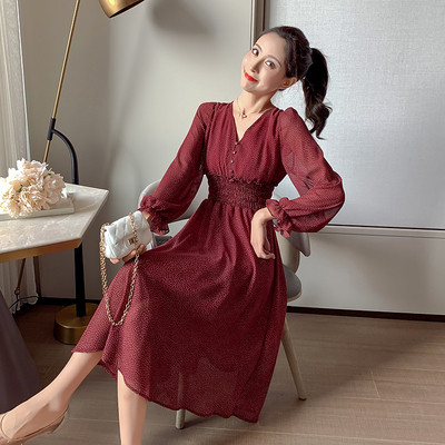 Ρέτρο στυλ γυναικείο φόρεμα με V-λαιμόκοψη και κουμπιά