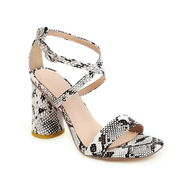 Moteriškos aukštakulnės basutės ir blizgučiai