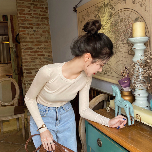 Lezser női blúz visszavágott ovális nyakkivágással